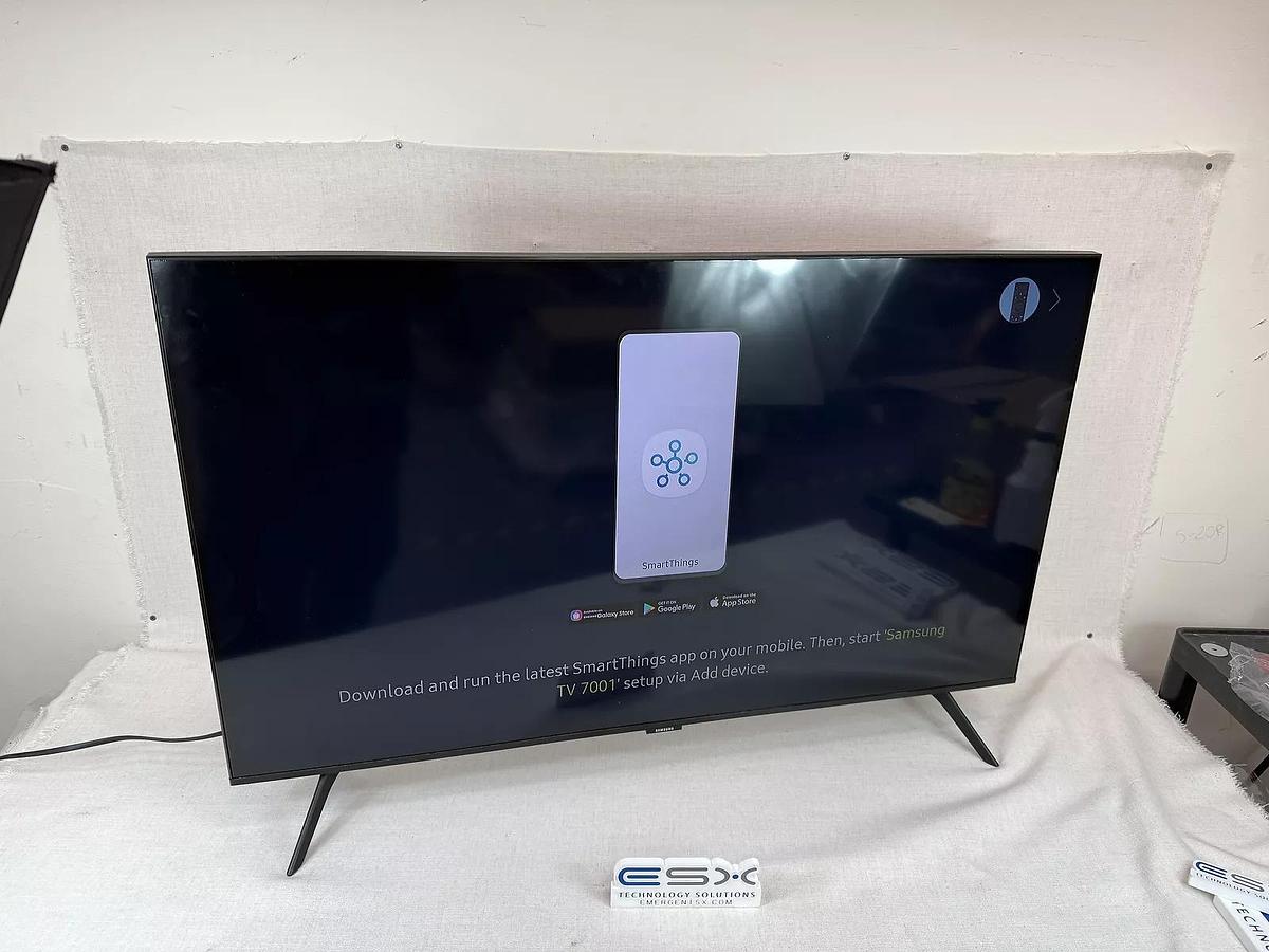 Used Samsung UN43TU8000FXZA 43" 4K UHD HDR Smart TV | Includes stand, no remote 887276399614
