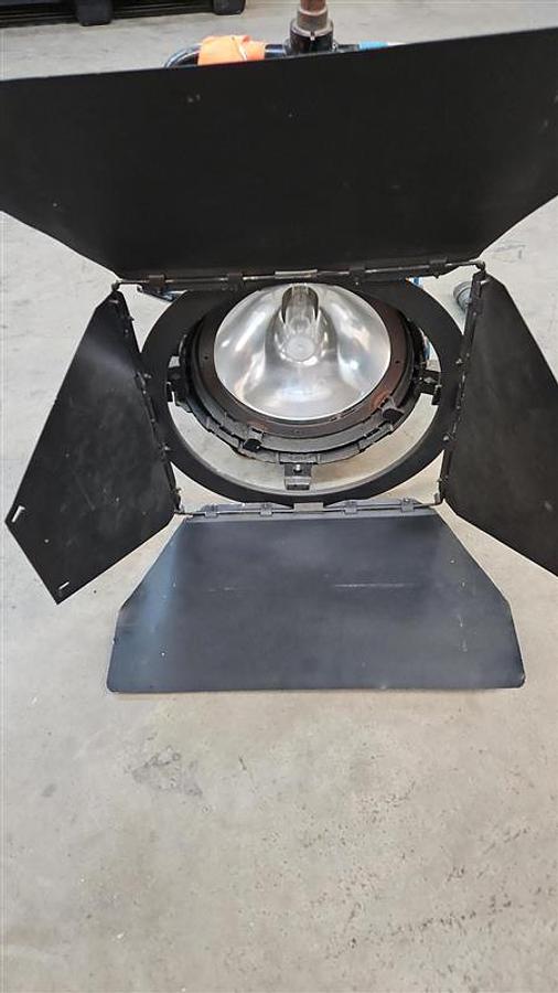Used ARRI Arrisun 12 HMI PAR Light