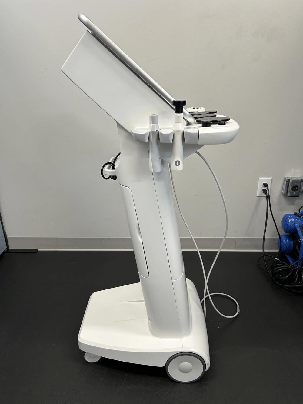 Used 2020 Lumenis NuEra Tight