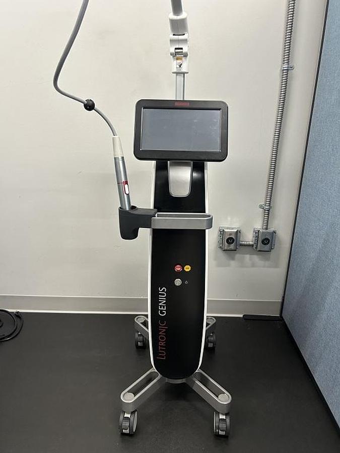 Used 2022 Lutronic Lutronic Genius