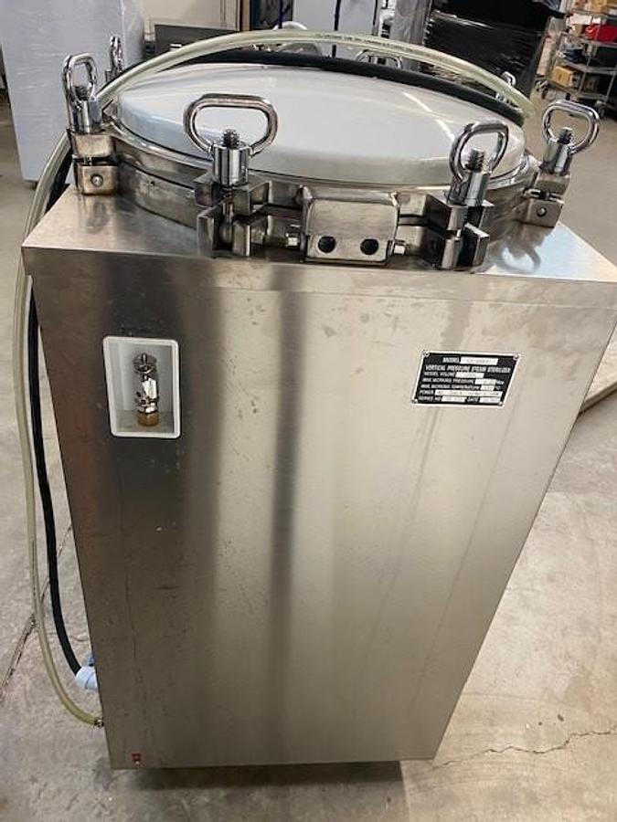 Used 35L-150L Vertical Pressure Steam Autoclave Sterilizer - LS 100LD