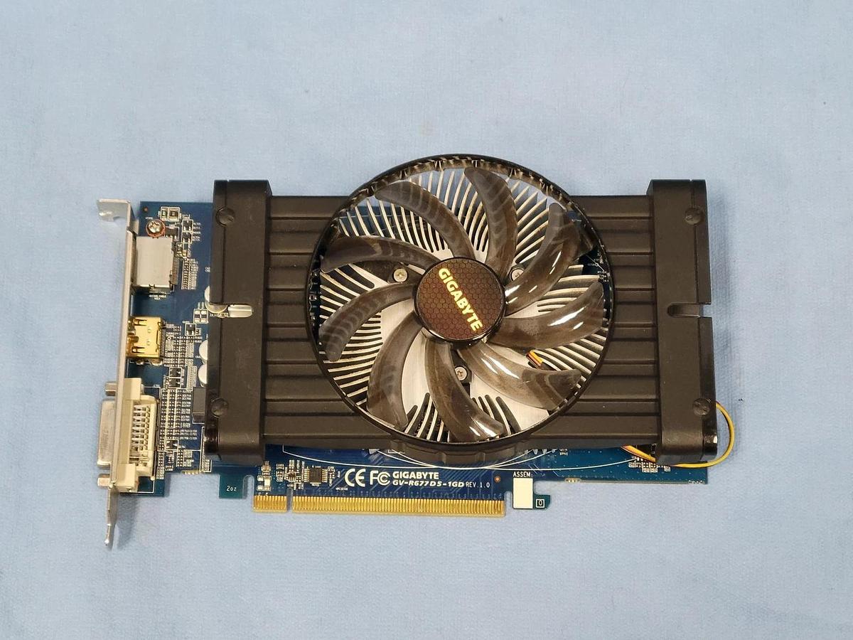 Used Gigabyte AMD Radeon HD 6770 1GB DDR5 128-Bit Desktop Graphics Card GV-R677D5-1GD