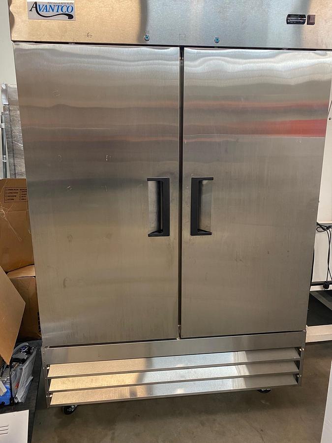 Used AVANTCO 54" Solid Door Reach-In Refrigerator; A-49R-HC - 178A49RHC