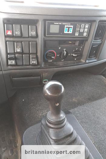 Used 2003 VOLVO FL 220 15 ton refrigerated truck