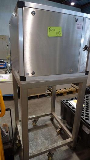 Used 1998 Comas FC7-C capper / sealing machine