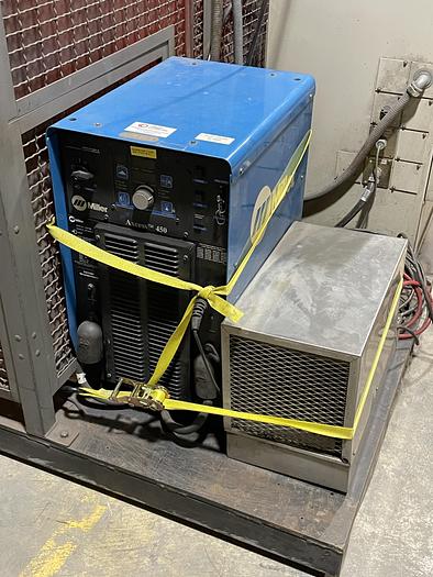 Used MOTOMAN ARCWORLD WELD CELL W/ INDEX TABLE AND UP6 ROBOT WITH XRC CONTROL