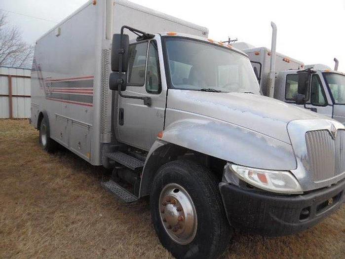 Used 2005 International 4300 Plugging truck