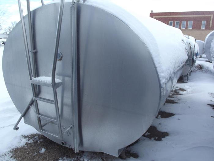 Used 4000 GALLON MUELLER