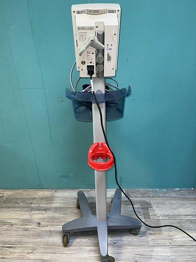 Gebraucht Datascope Accutorr Plus Patientenmonitor auf Trolley mit Blutdruckmanschette und SpO2 Fingersensor