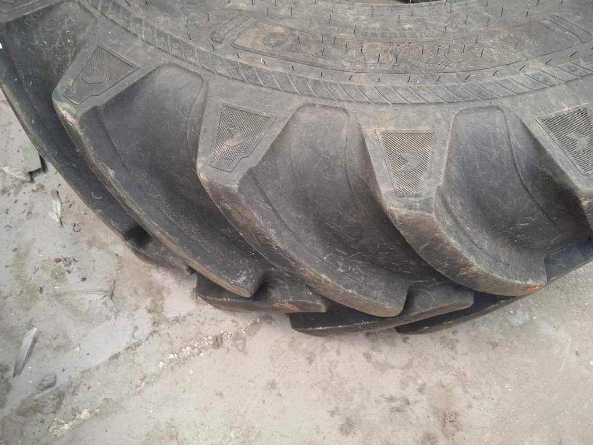 Usado CEAT  Neumático CEAT 600/70 R30