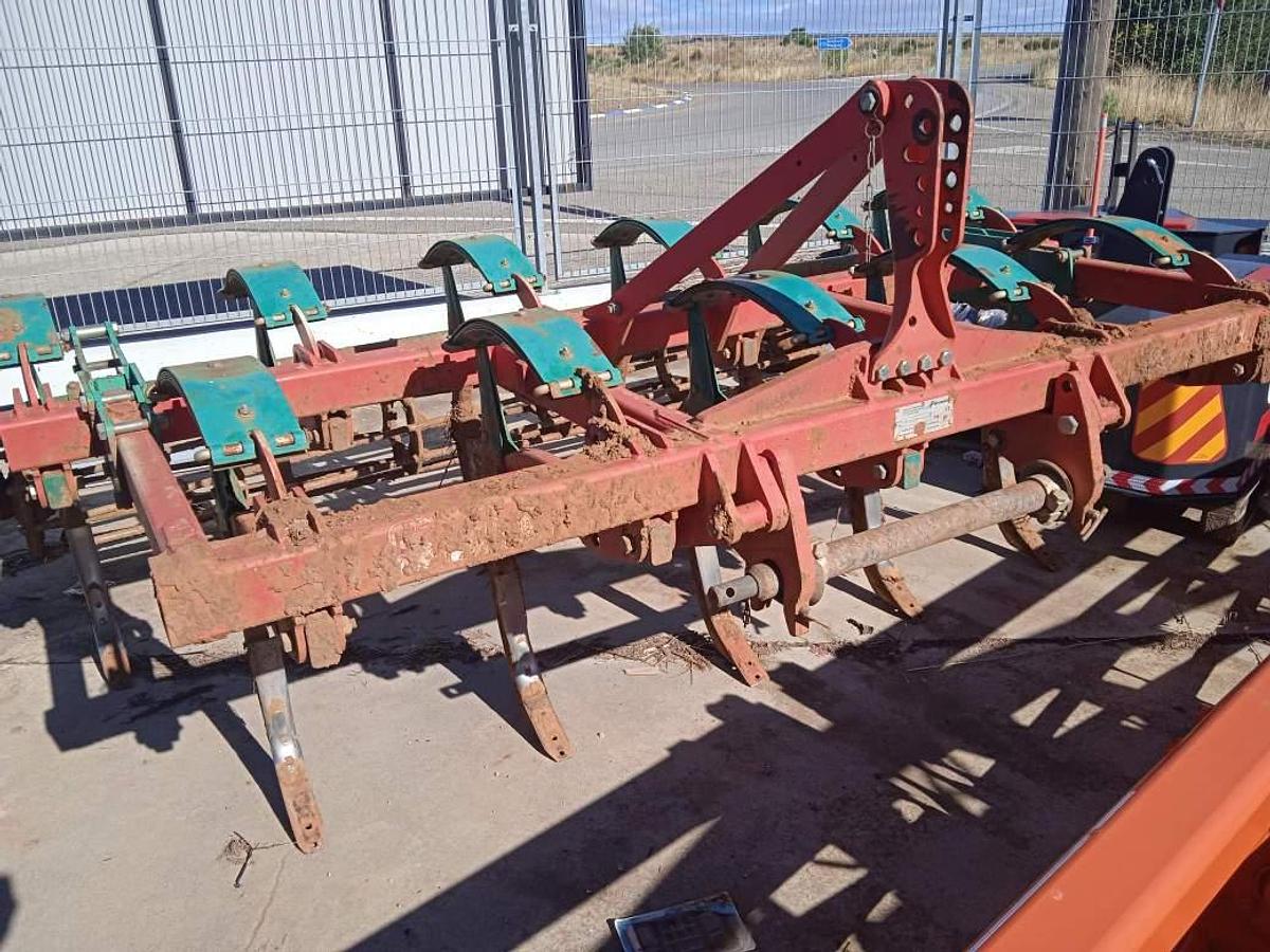 Usado KVERNELAND CHISEL CLC 11 BRAZOS