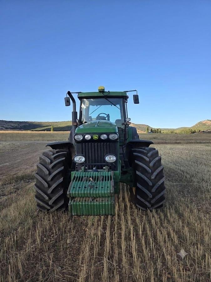 Usado 2002 JOHN DEERE 8220