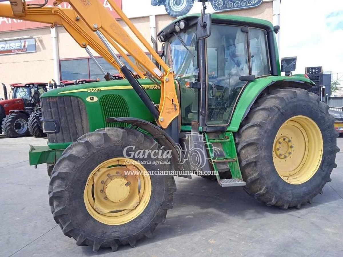 Usado Tractor JOHN DEERE 6620 PALA TENÍAS B3 | 135 C.V. 11.800 horas