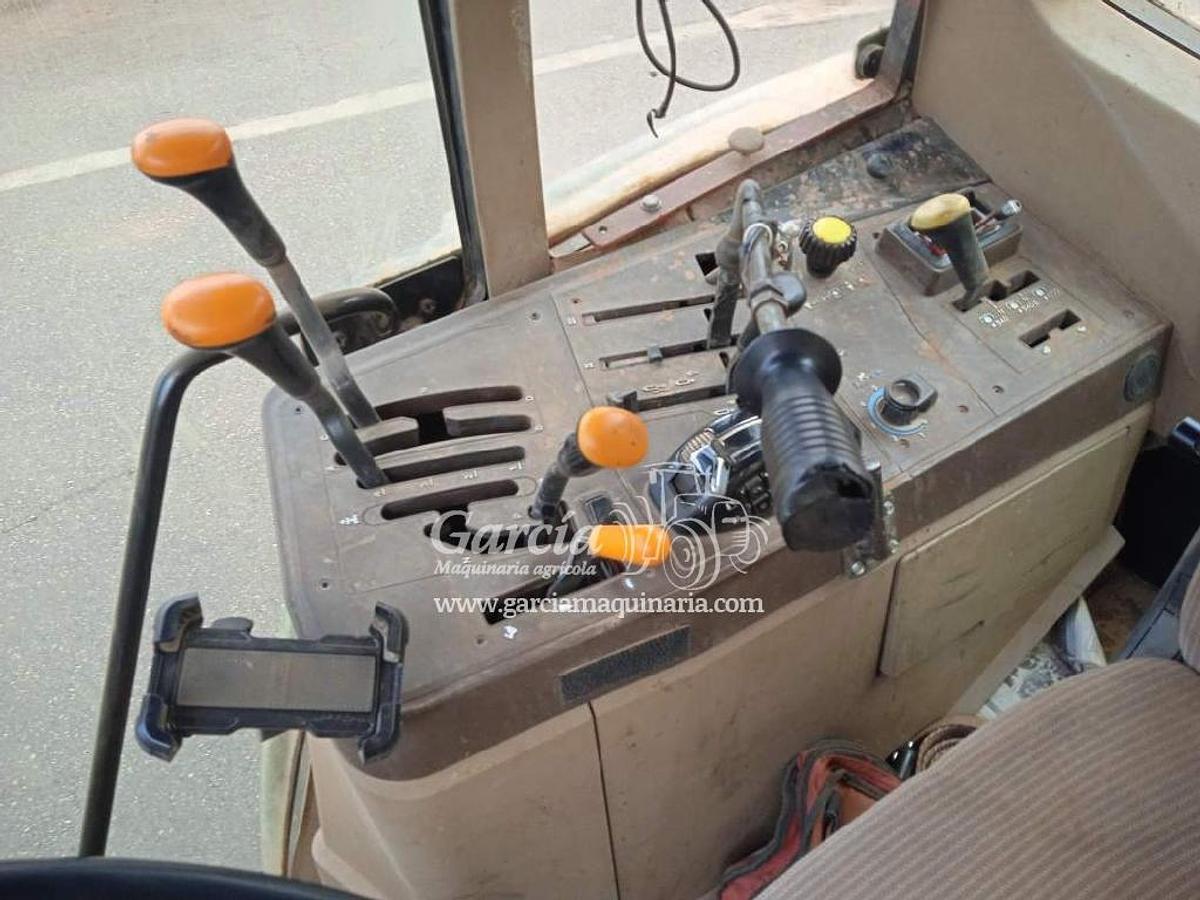 Usado Tractor JOHN DEERE 6610SE PALA TENIAS | 120 C.V. 11.500 horas