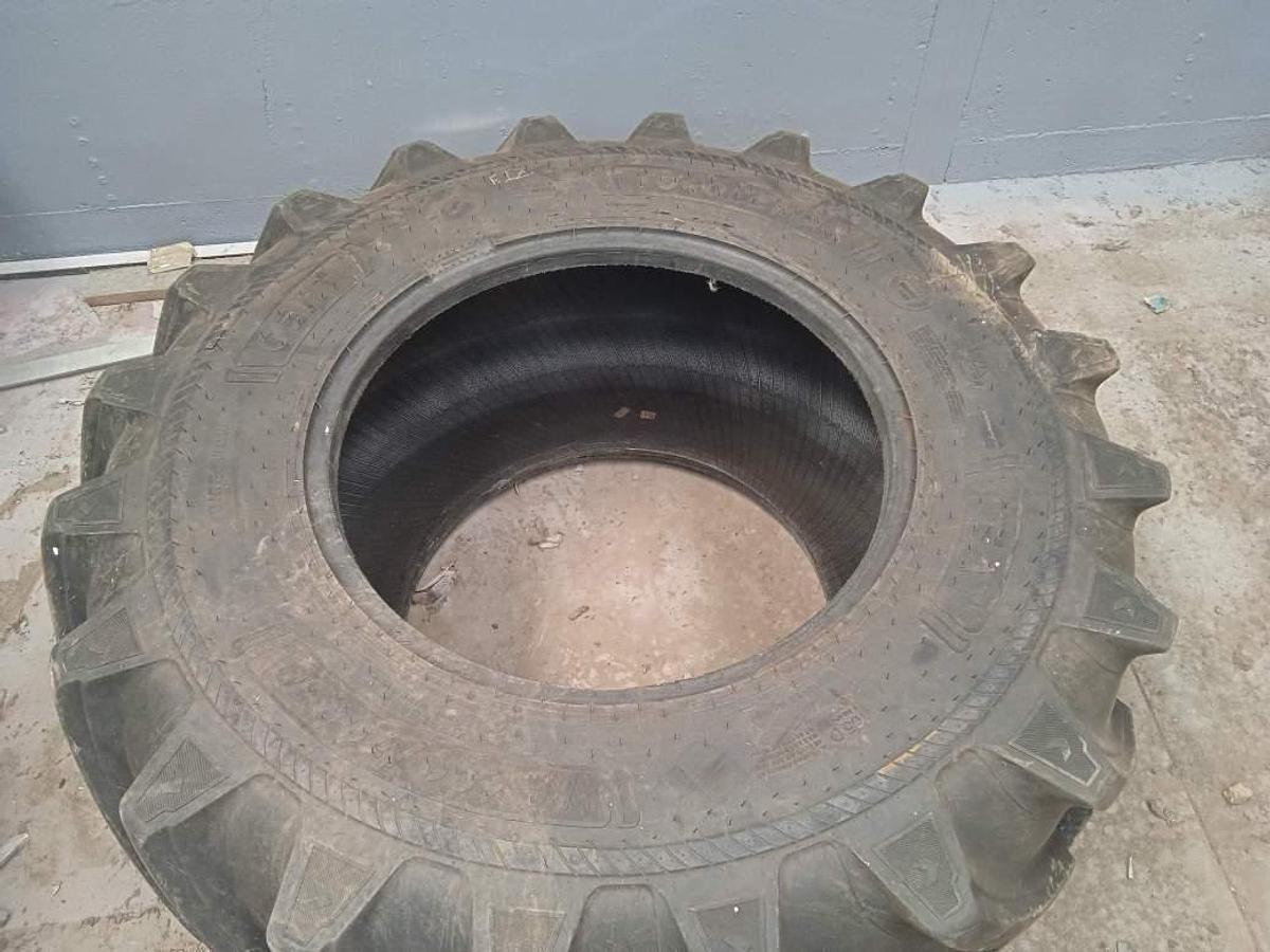 Usado CEAT Neumático CEAT 600/70 R30