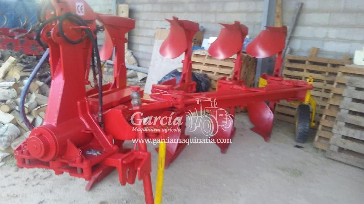 Usado Apero QUIMEL ARADO 4 CUERPOS