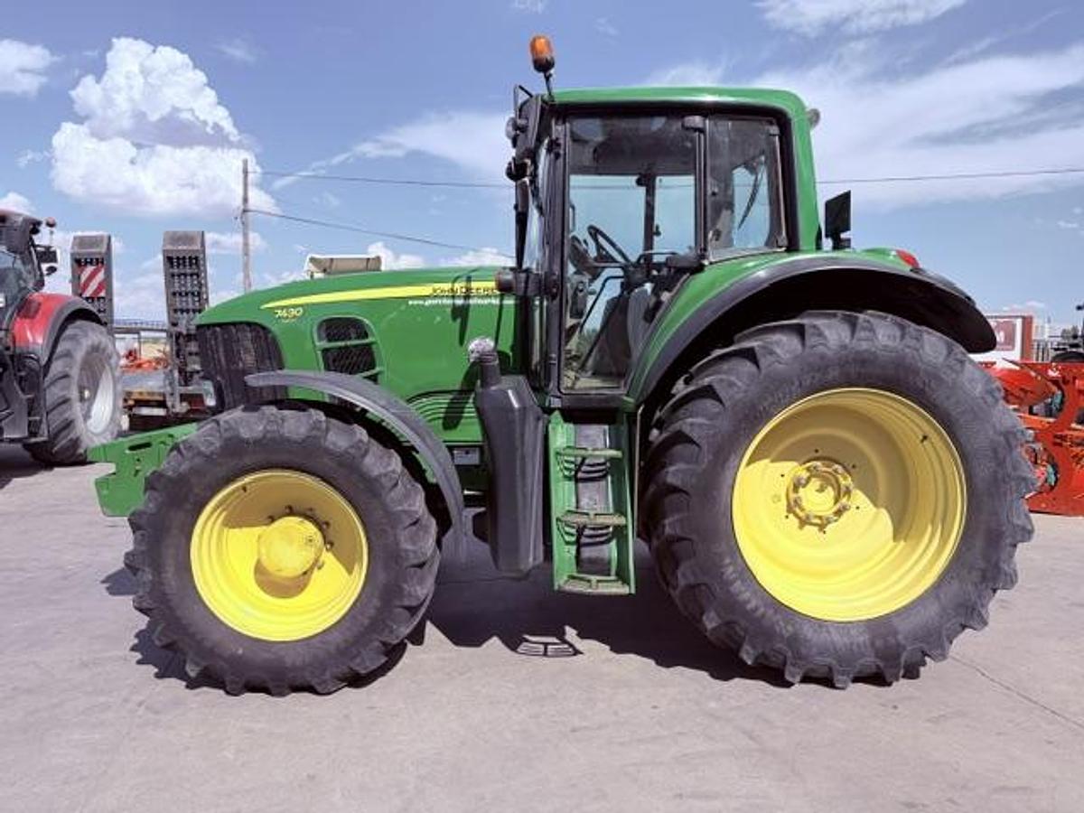 Usado Tractor JOHN DEERE 7430 PREMIUM | 170 C.V. 18.000 horas