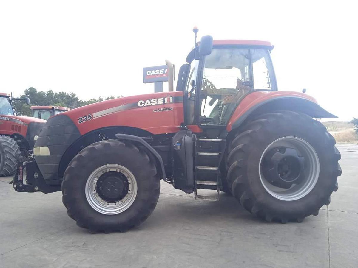 Usado 2013 CASE MAGNUM 235