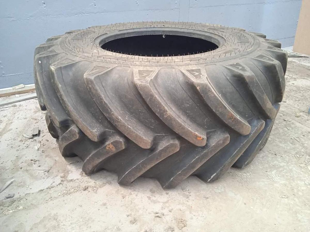Usado CEAT  Neumático CEAT 600/70 R30