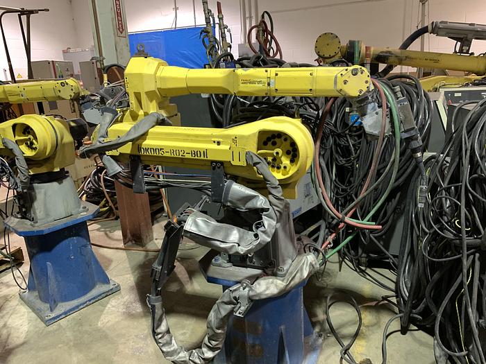 Used FANUC ARCMATE 120iC/10L 6 AXIS CNC MIG WELDING ROBOT WITH R30iA CONTROLLER