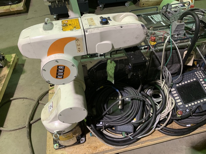Used KUKA KR 5 SIXX R650 6 AXIS CNC ROBOT