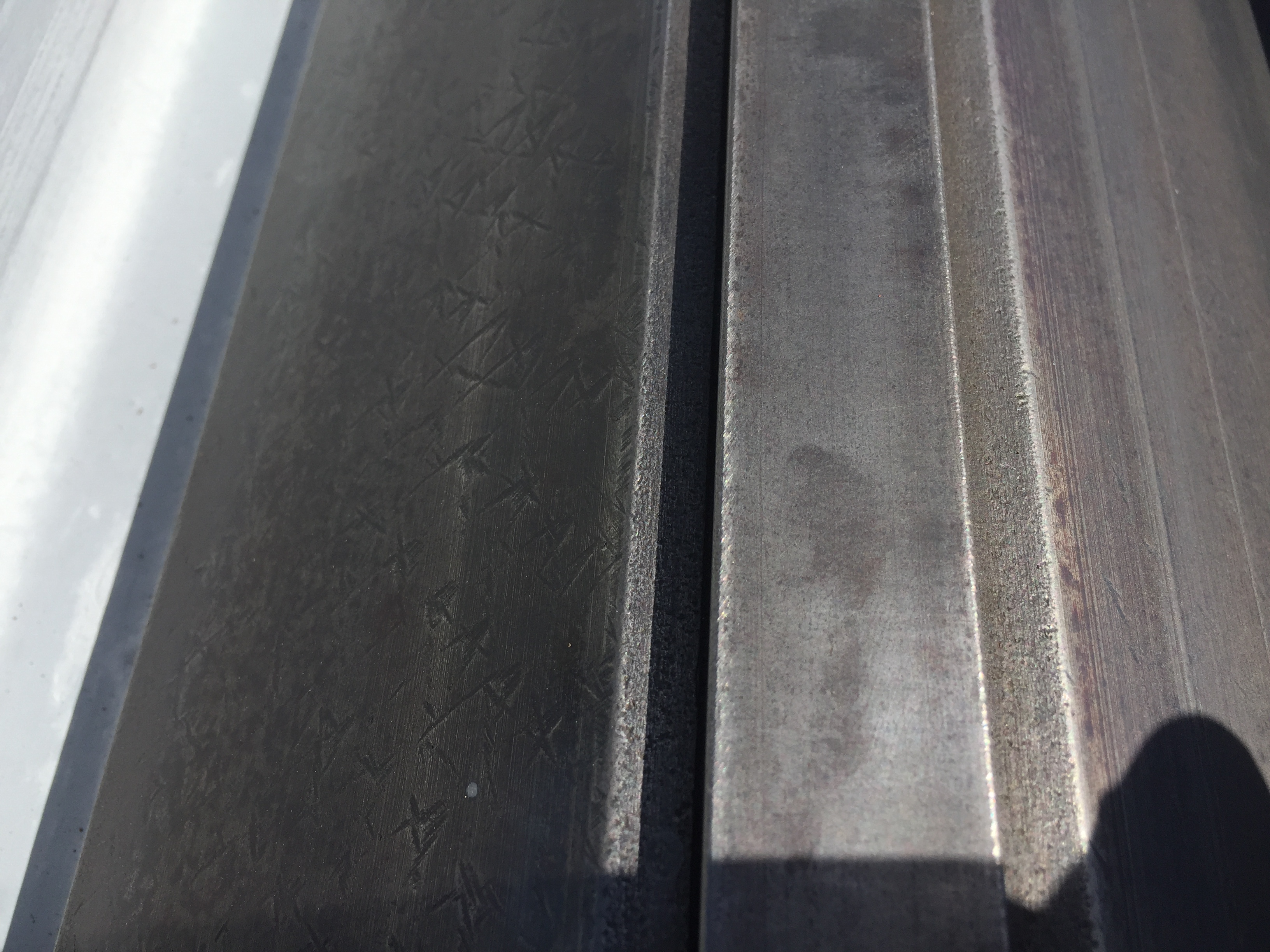 Used 50"/63" x 376" FARREL Model 69 A 4895 TRAVELING-HEAD ROLL GRINDER