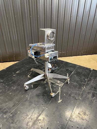 Used USED SYNTRON VIBRATORY MAGNETIC FEEDER, 6" WIDE X 20" LONG, STAINLESS STEEL