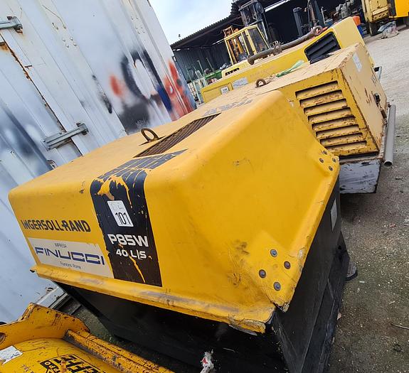 Usato 2008 Moto compressore carrellato Ingersoll Rand P85W 40 L/S