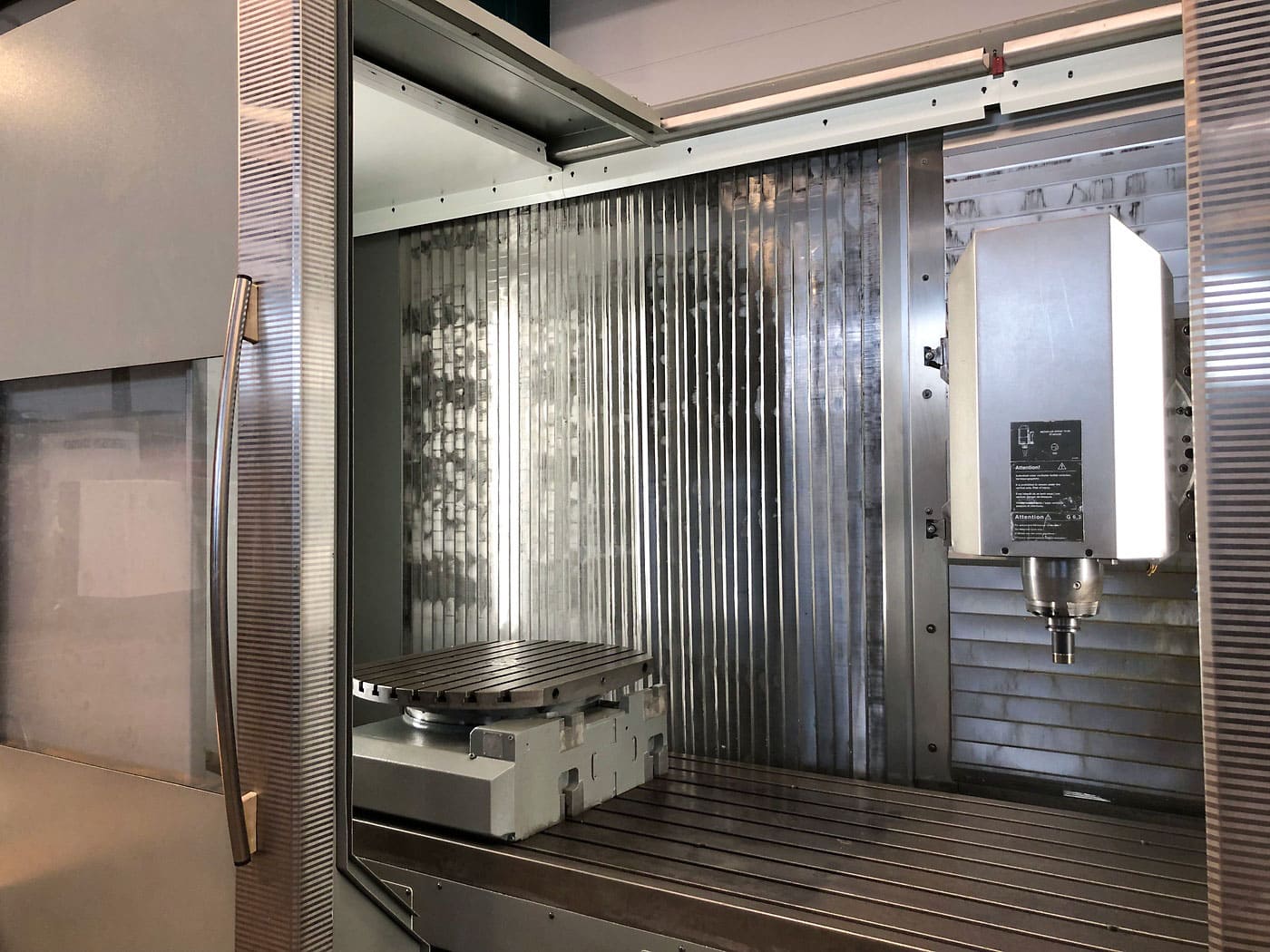 Used Deckel Maho DMF 250 Linear - Vertical Machining Centre - 2008