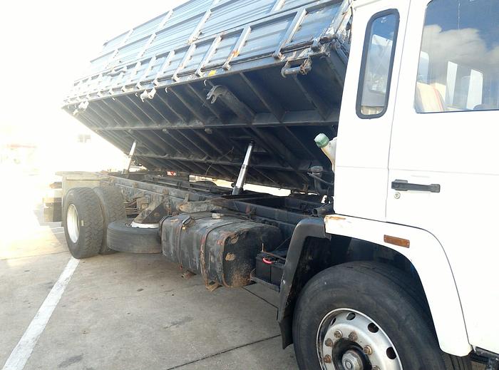 Used 1986 VOLVO FL616 16.5 ton tipper