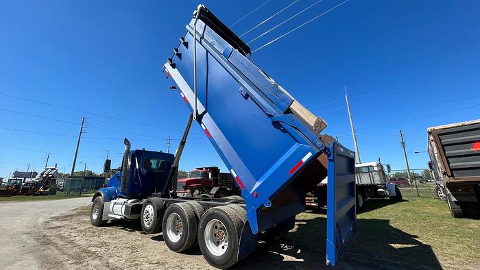 Used 2011 Kenworth T800 Tri-Axle Dump Truck