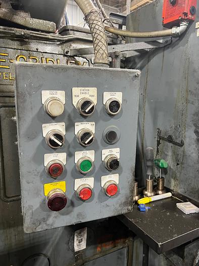 Used NATIONAL ACME 6 INCH RPA8 CHUCKER