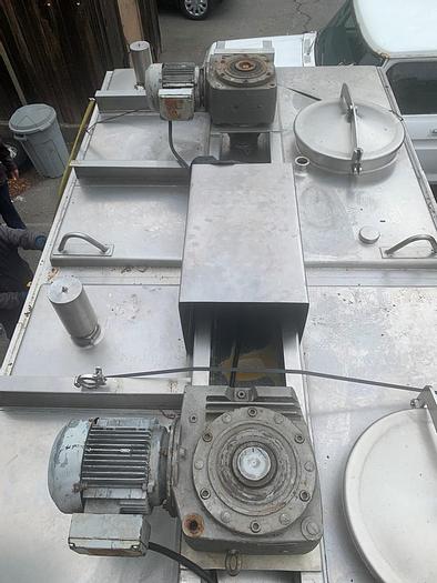 Used Tank, 3,000 Gallon, S/st, Jkt, Agit, Horiz, 3-Compartment #C743866