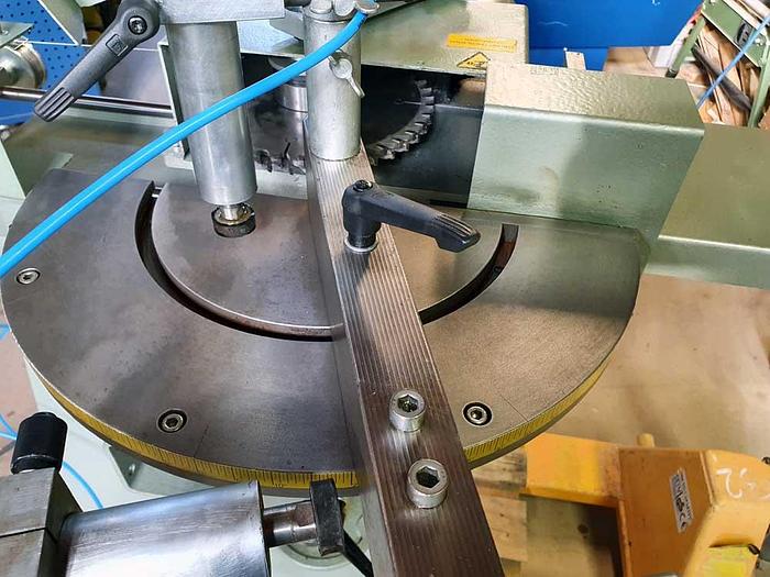 Used 2007 Graule  GRAULE end milling machines type AKF 6/250