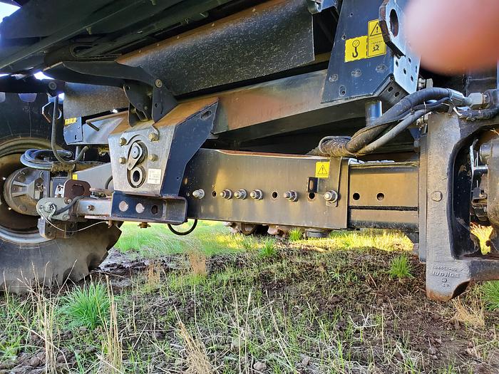 Used Case 8120 Combine w/ 40' Draper Head ** 1300 Sep Hrs **