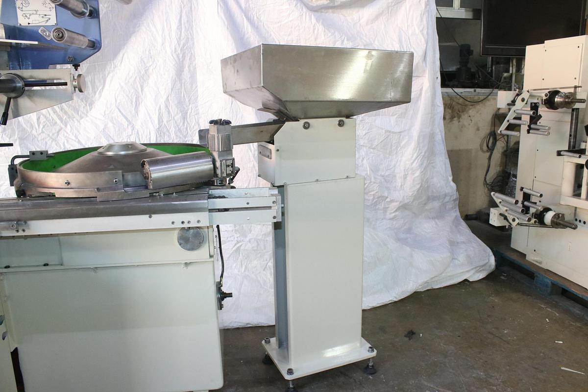 Refurbished Eurosicma EURO 80 C automatic cut-and-wrap Pillow Pack Machine machine