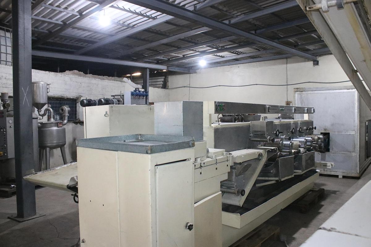 Refurbished TOGUM chewing-gum rolling and scoring line