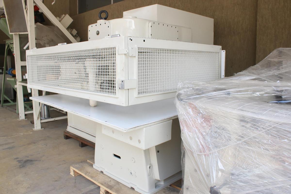 Refurbished Ruffinatti TZ40 Candy Pulling Machine
