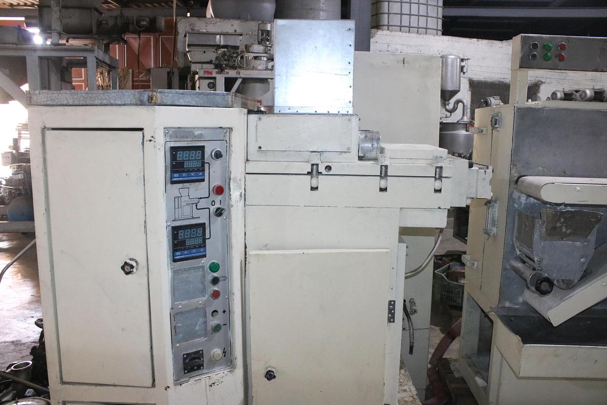 Refurbished TOGUM chewing-gum rolling and scoring line