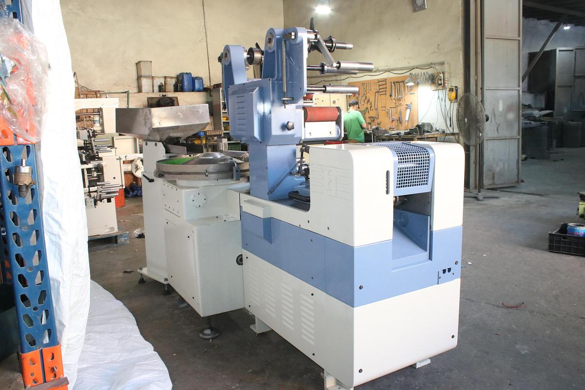 Refurbished Eurosicma EURO 80 C automatic cut-and-wrap Pillow Pack Machine machine