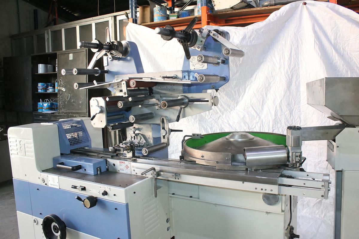 Refurbished Eurosicma EURO 80 C automatic cut-and-wrap Pillow Pack Machine machine