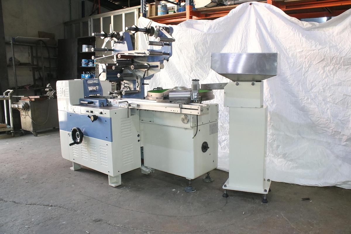 Refurbished Eurosicma EURO 80 C automatic cut-and-wrap Pillow Pack Machine machine
