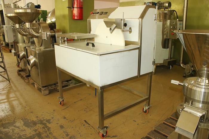 CHOCOLATE WHEEL MOULDING MACHINE