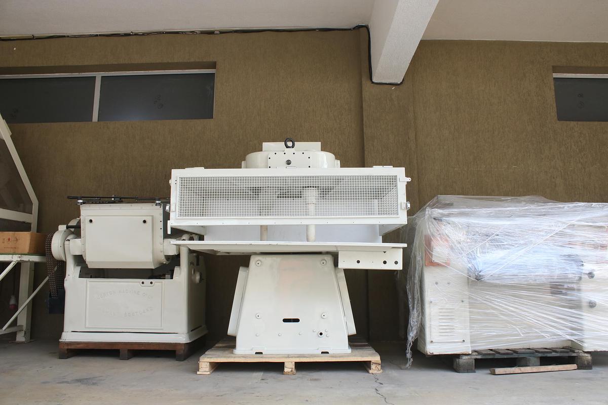 Refurbished Ruffinatti TZ40 Candy Pulling Machine