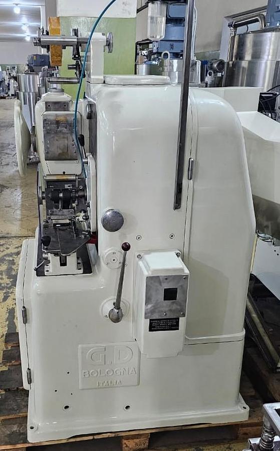 Refurbished GD 2100 coins