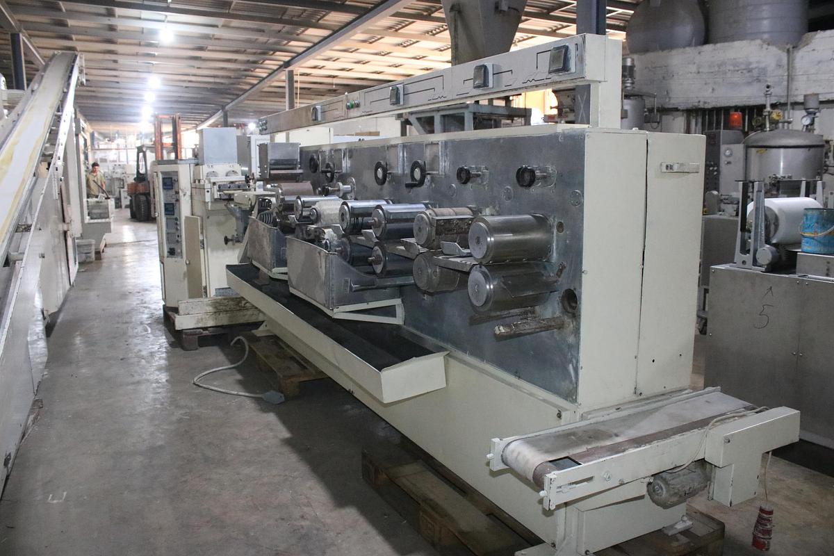 Refurbished TOGUM chewing-gum rolling and scoring line