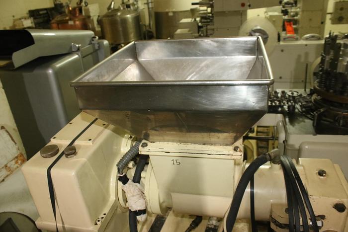 Refurbished Mazzoni extruder single screw