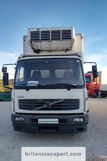 Used 2003 VOLVO FL 220 15 ton refrigerated truck