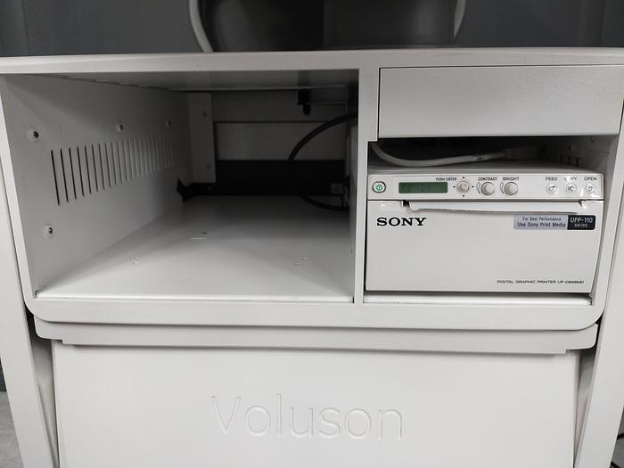 Gebraucht GE Voluson E8 Expert Ultraschallgerät mit RAB4-8-D Sonde und DVD Brenner SW: BT13