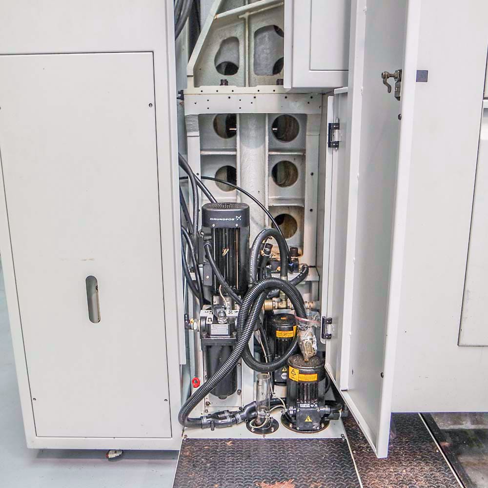 Used Bridgeport XR 1000 - Vertical Machining Centres - 2007